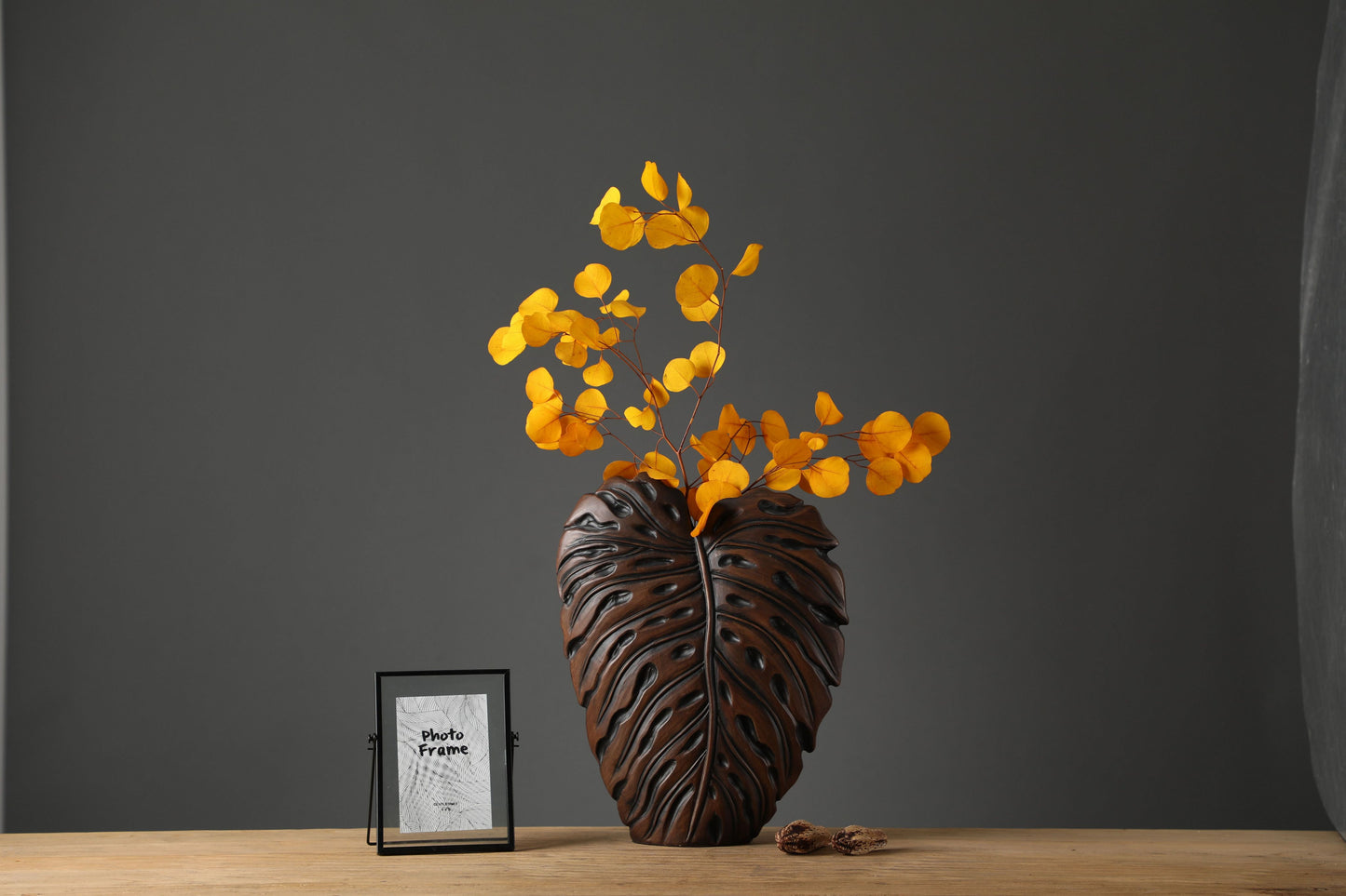 YZ04580BL-1 BROWN POLYRESIN