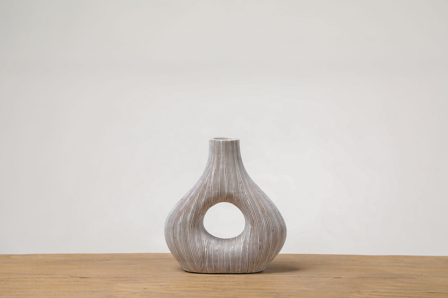 YZ05209W WHITE POLYRESIN