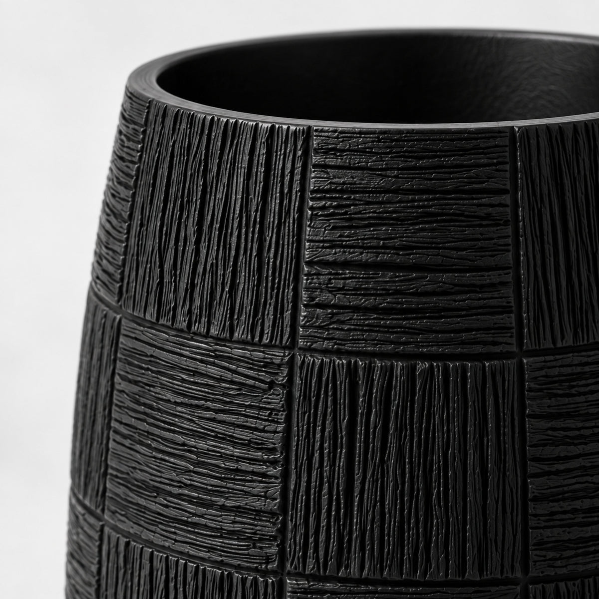 PLR211-1 BLACK POLYRESIN VASES