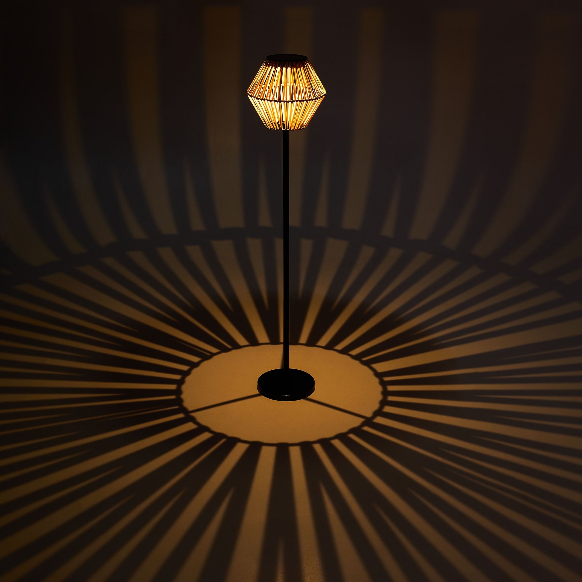 L477 BROWN FLOOR LAMPS LANTERNS