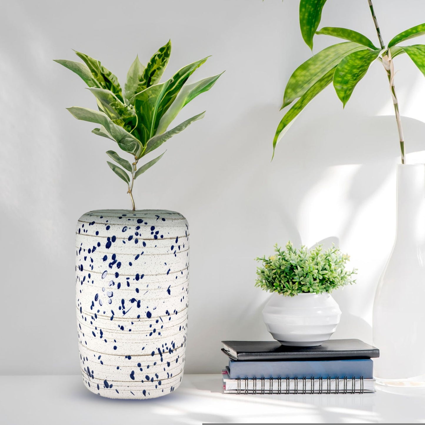 CAVA296 WHITE BLUESPOT CERAMIC