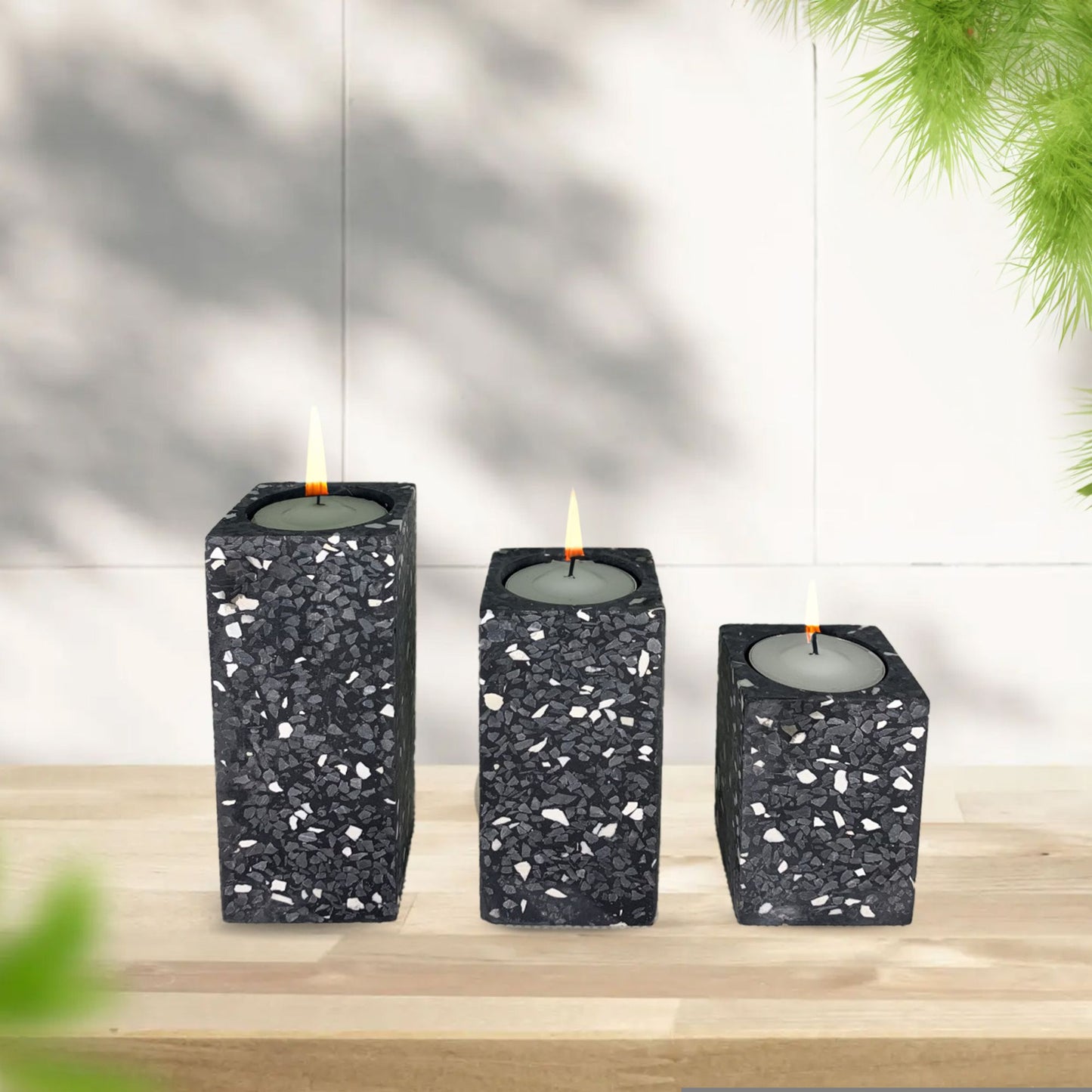 CECA306 BLACK CANDLE HOLDERS