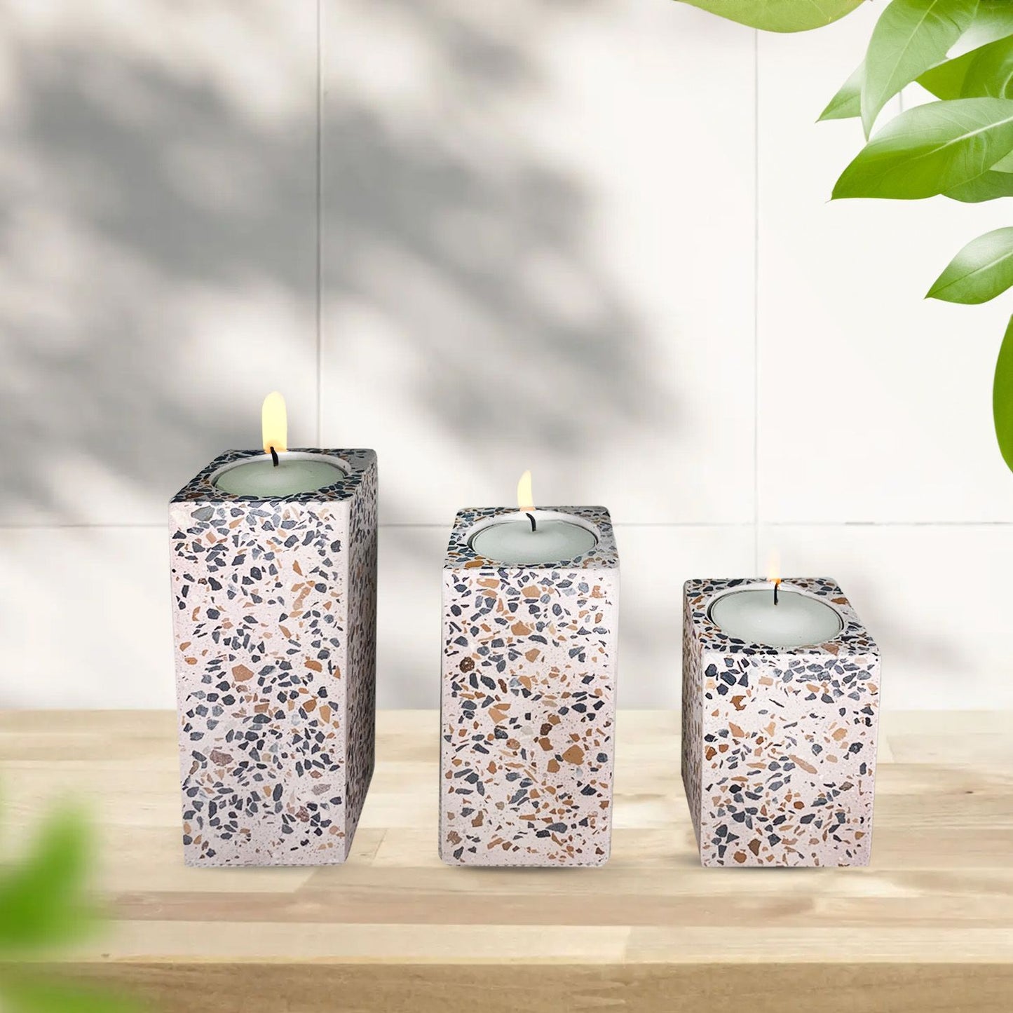 CECA306 PINK GRY SPOTS CANDLE HOLDERS