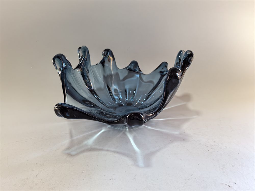 GV569 BLUE CENTERPIECE GLASS