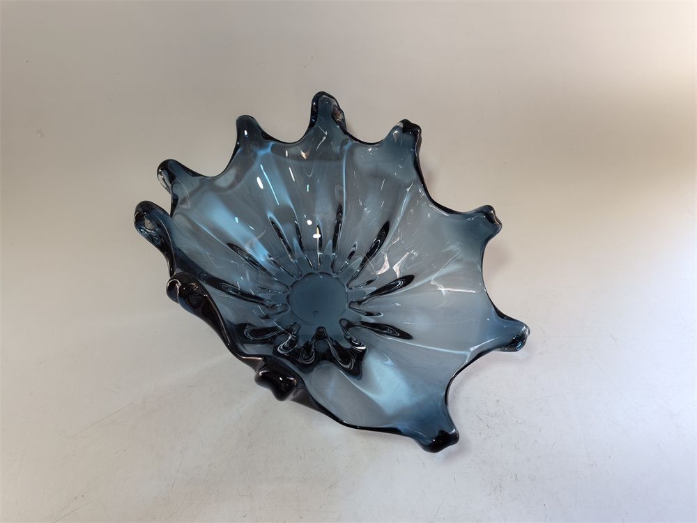 GV569 BLUE CENTERPIECE GLASS