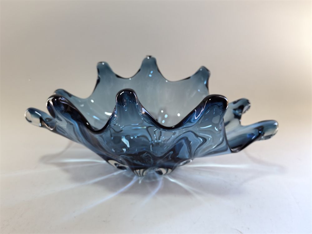 GV569 BLUE CENTERPIECE GLASS