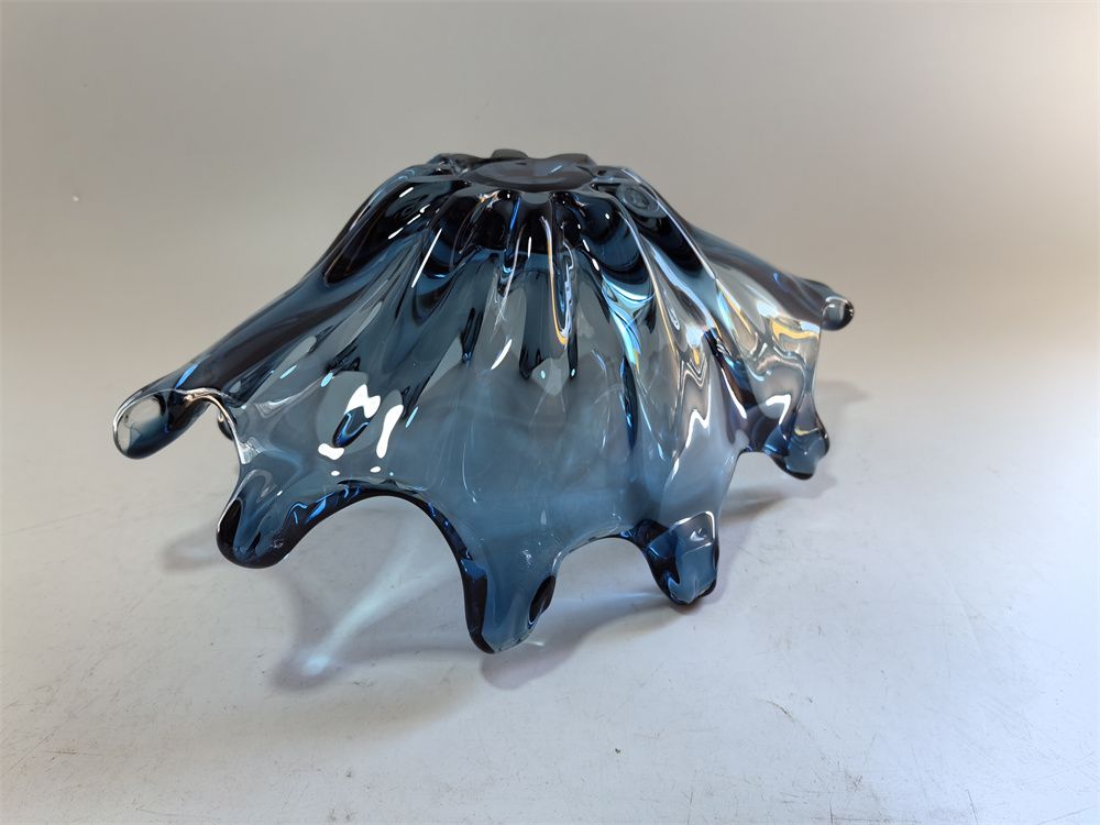 GV569 BLUE CENTERPIECE GLASS