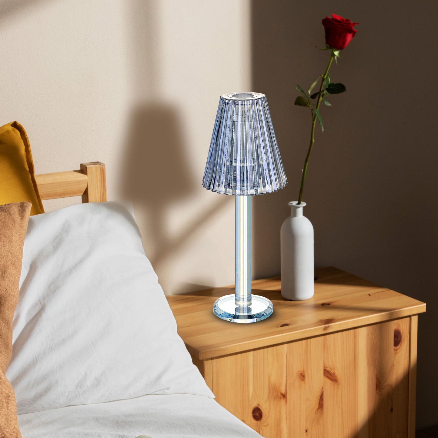 GL615 LIGHT BLUE CANDLE HOLDERS