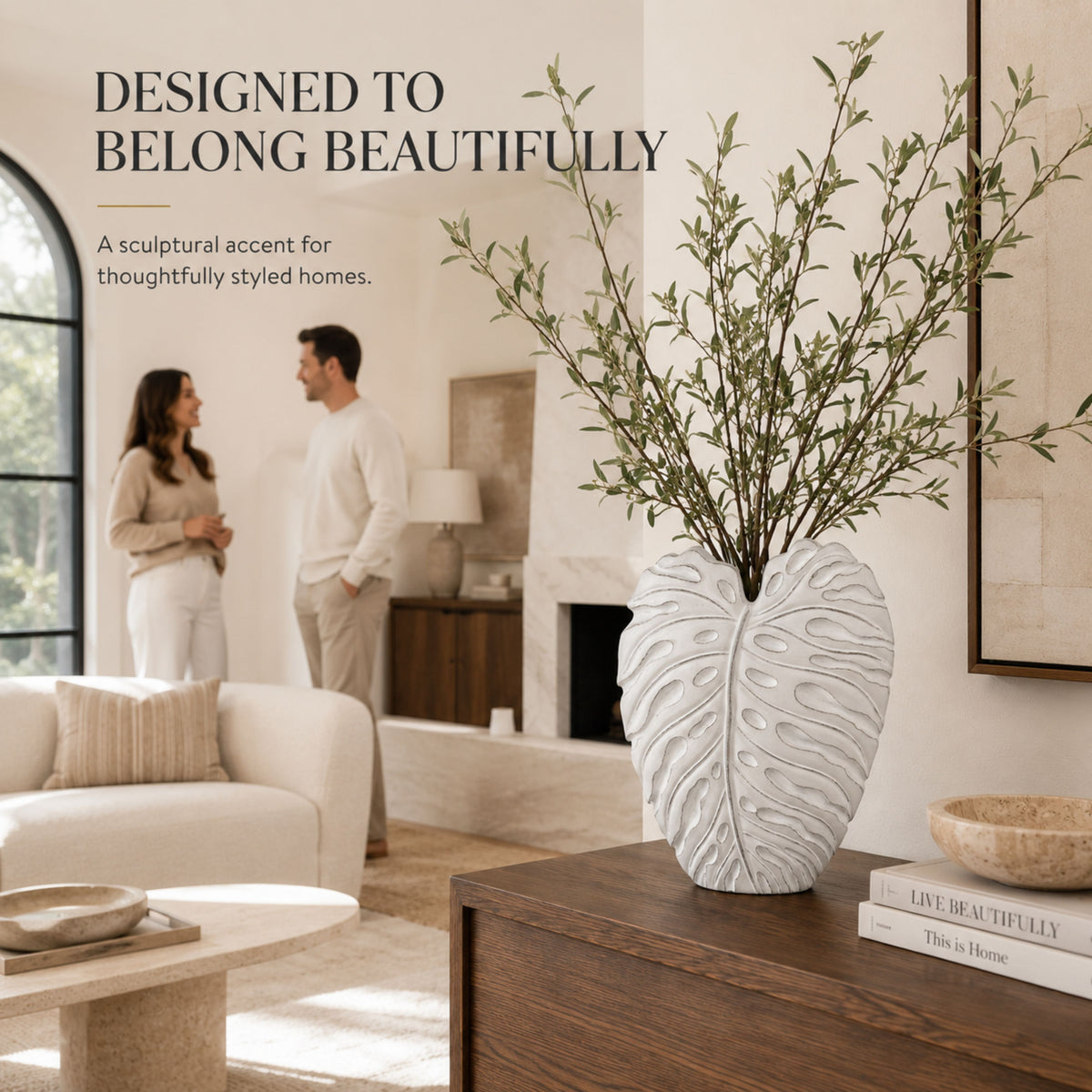 PLR208 WHITE POLYRESIN VASES