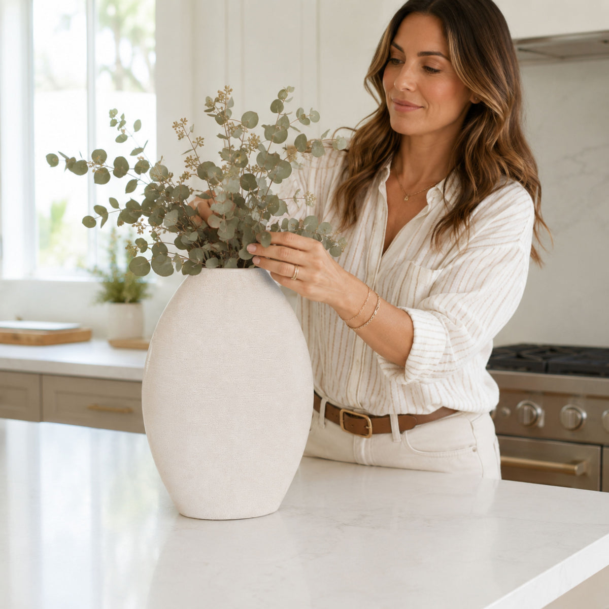 PLR206 BEIGE POLYRESIN VASES