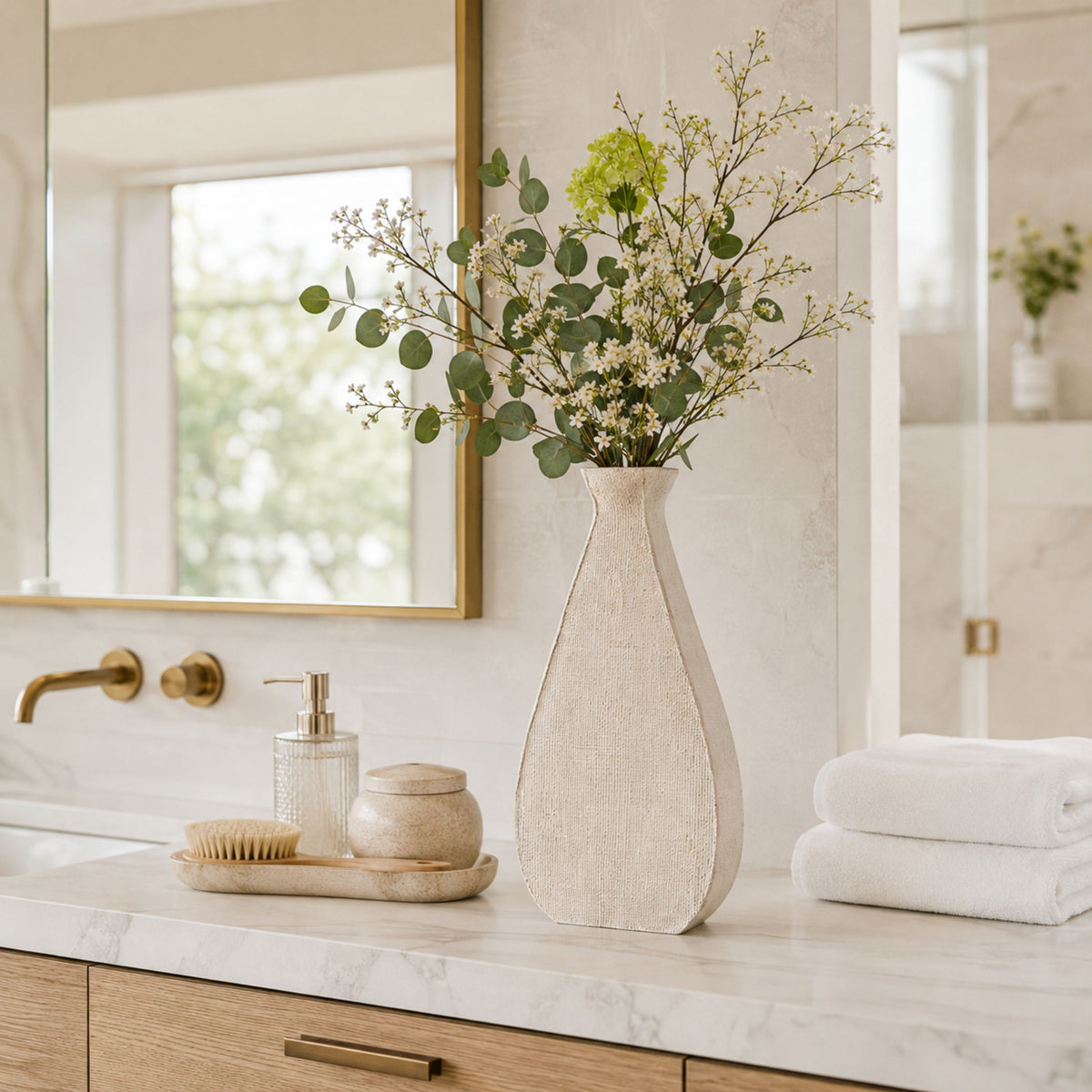 PLR205 BEIGE POLYRESIN VASES