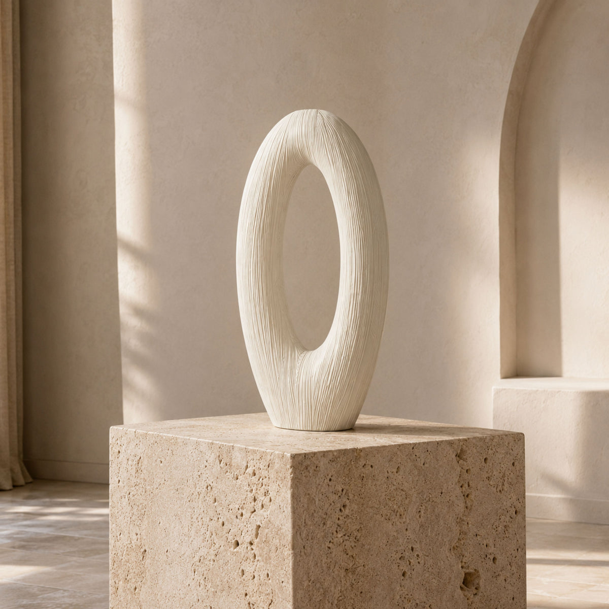 PLR215 WHITE POLYRESIN VASES