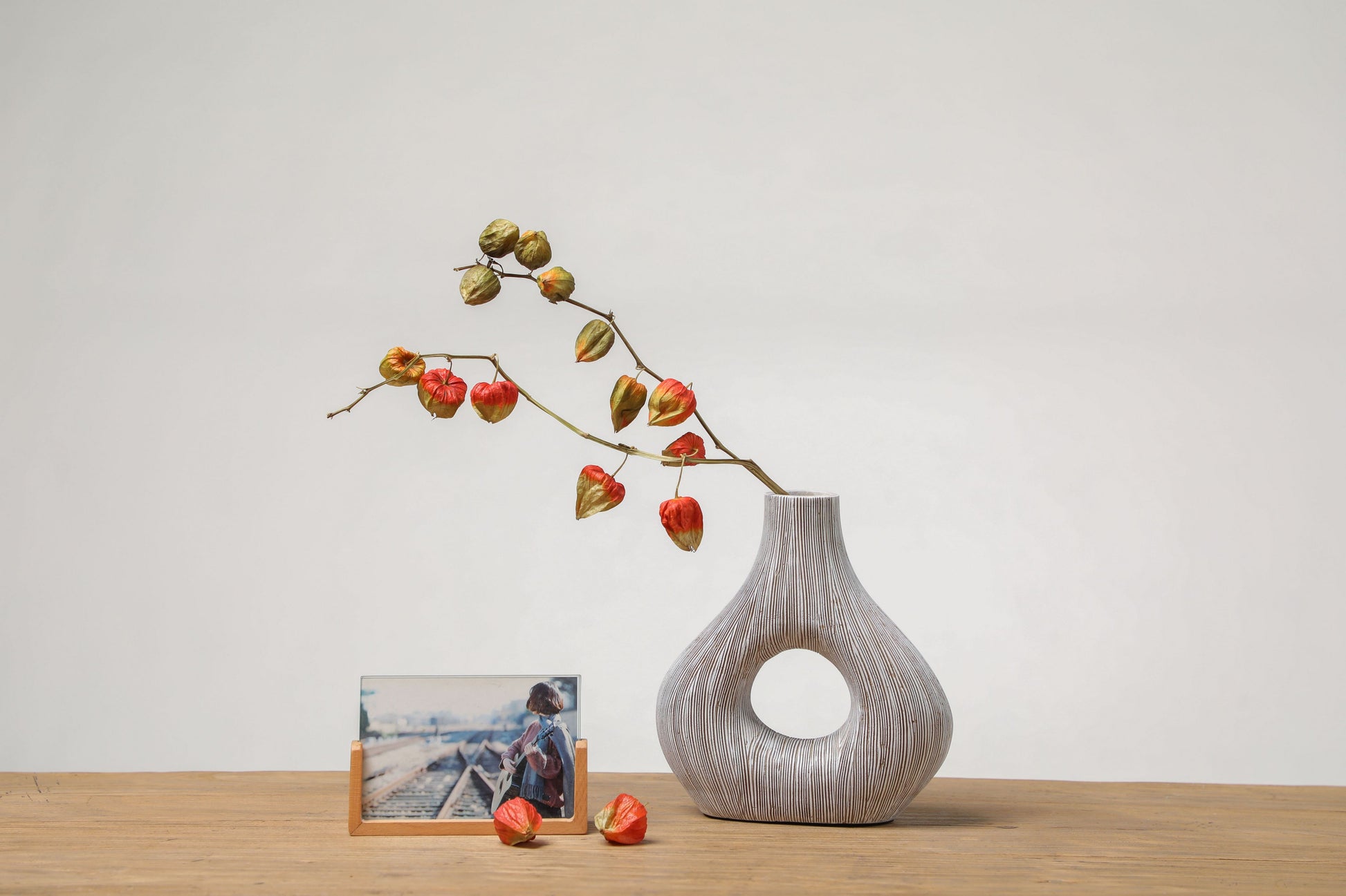 YZ05209W WHITE POLYRESIN