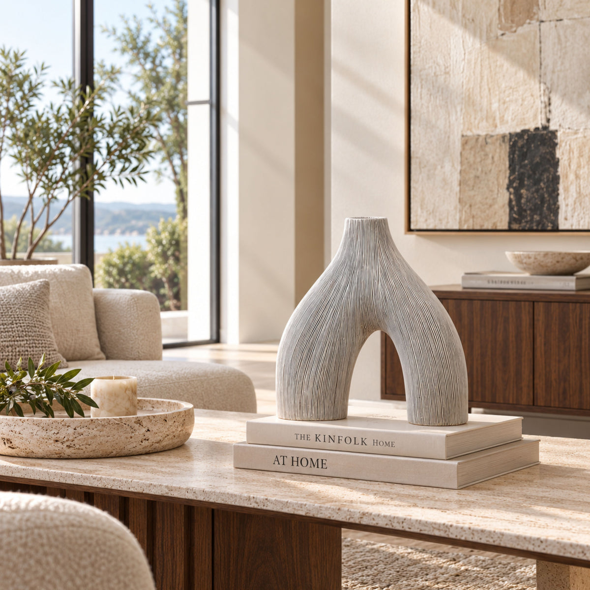 PLR216 WHITE POLYRESIN VASES