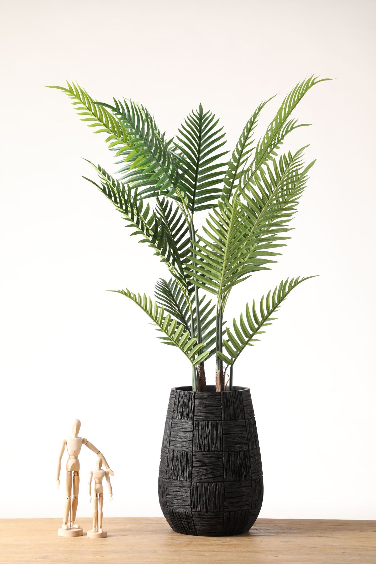 PLR211 BLACK POLYRESIN VASES