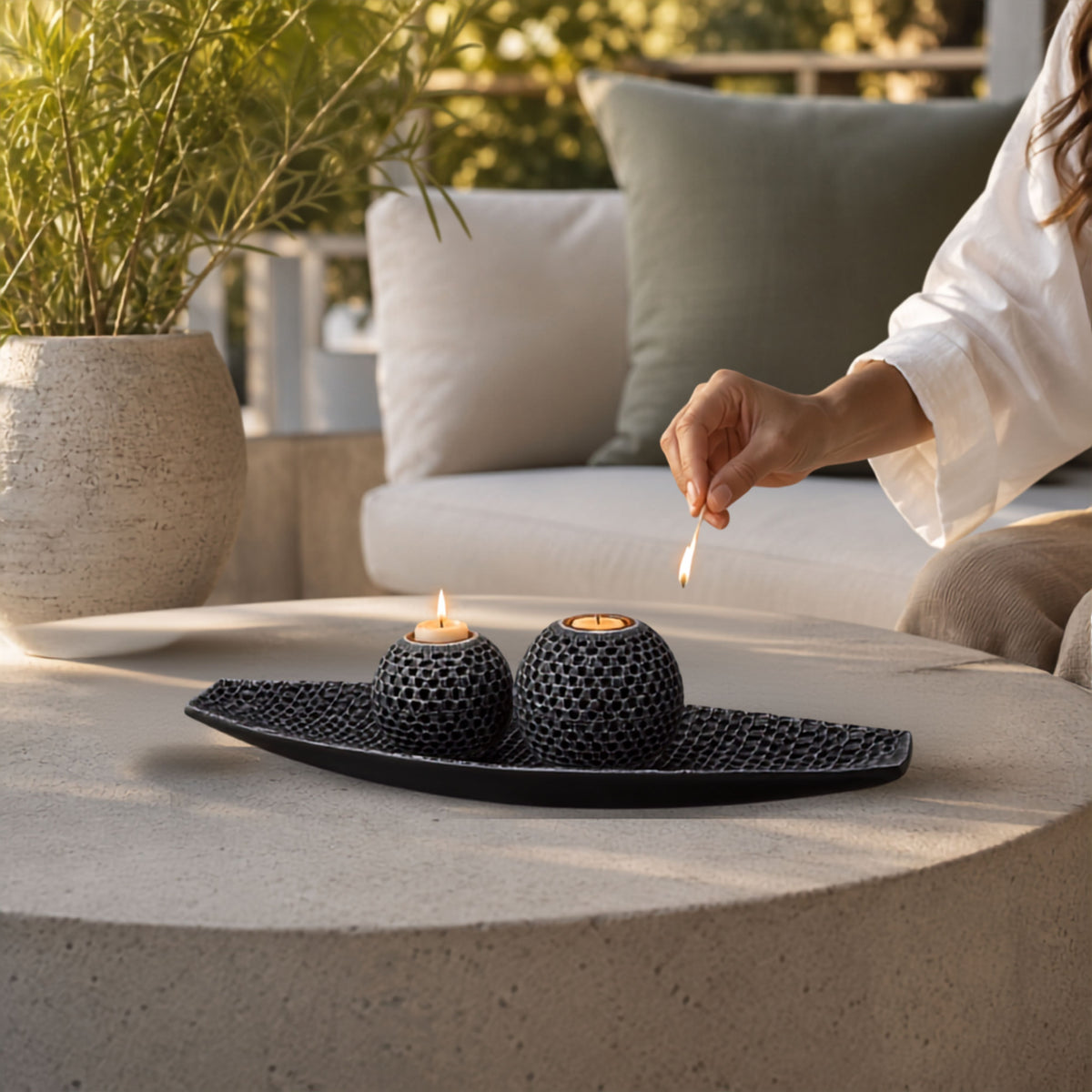 PLR213 BLACK CENTERPIECE