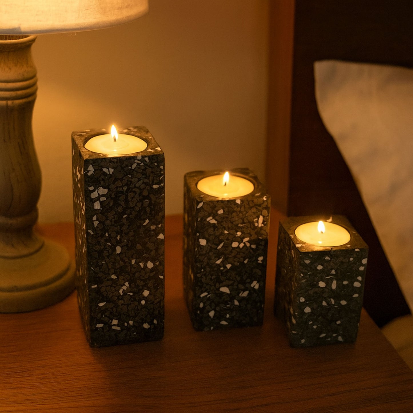 CECA306 BLACK CANDLE HOLDERS