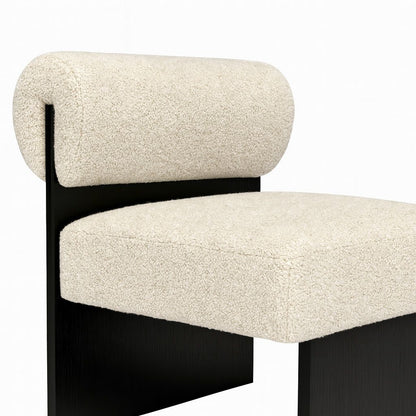 CH562 BLACK ARM CHAIR