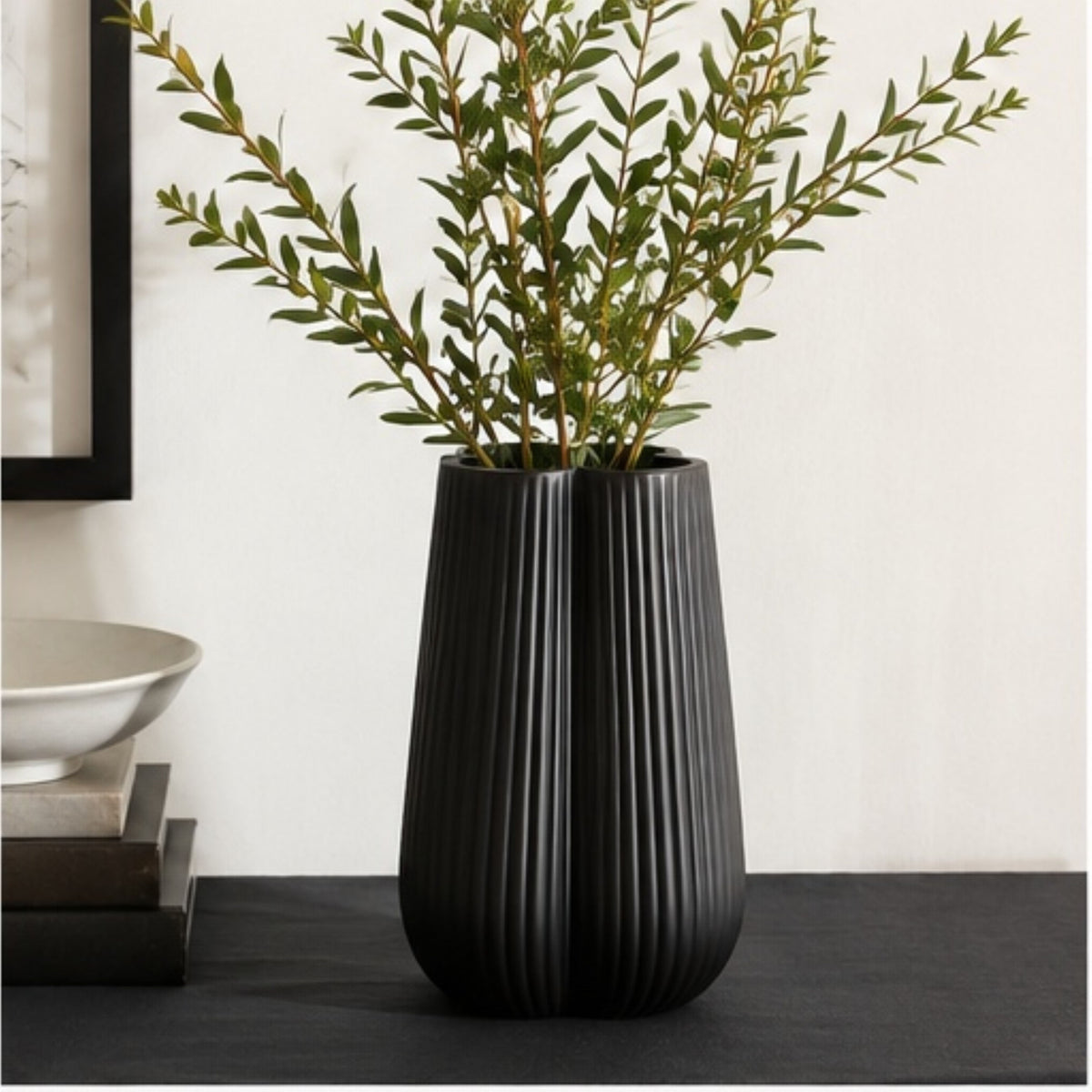 GV614 MATTE BLACK GLASS VASES