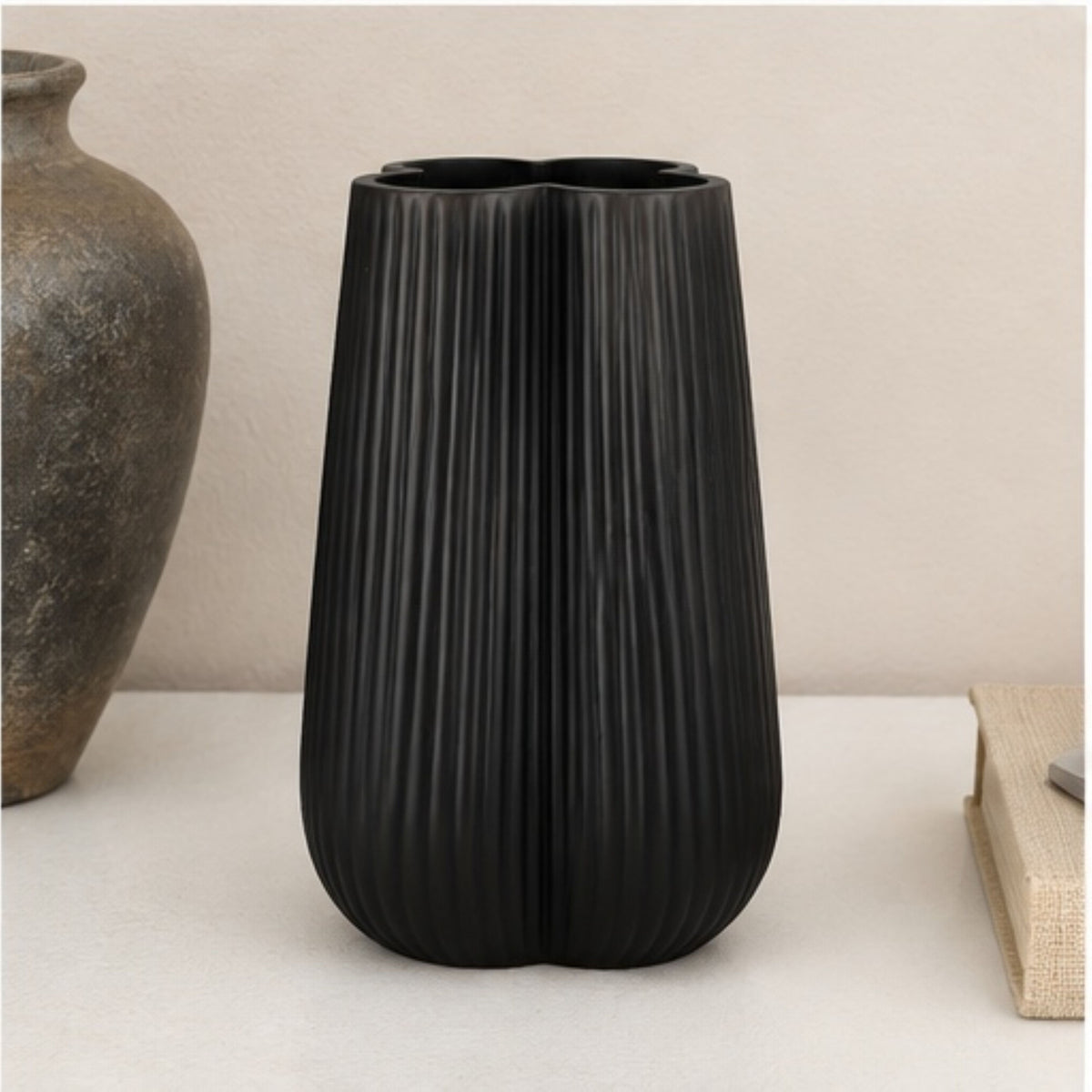 GV614 MATTE BLACK GLASS VASES