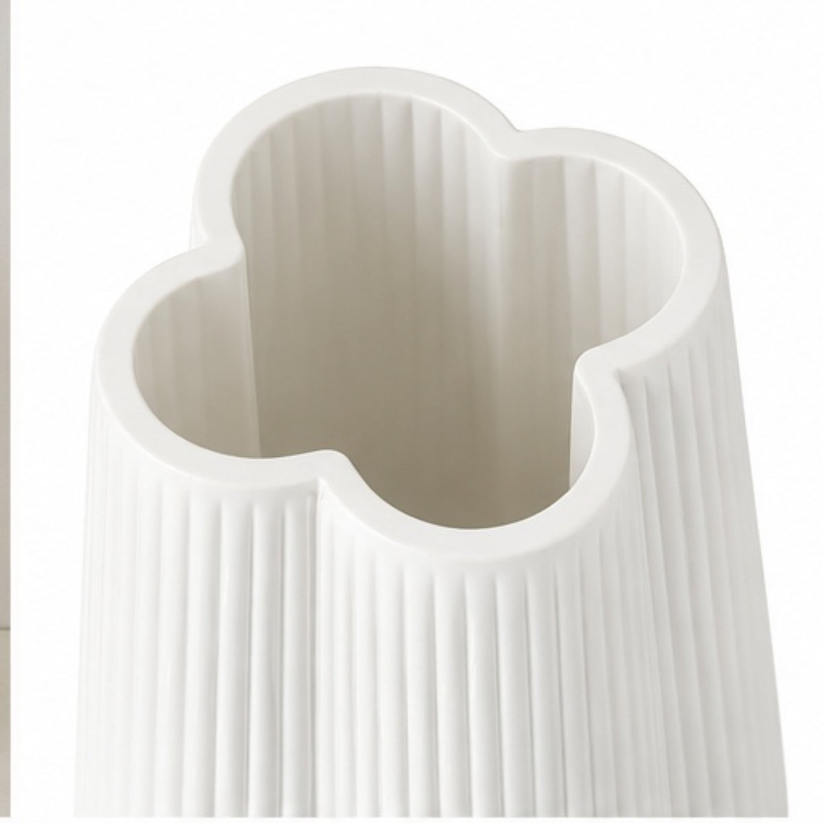 GV614 MATTE WHITE GLASS VASES