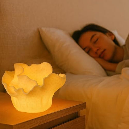 L580 WHITE GIFTS TABLE LAMPS