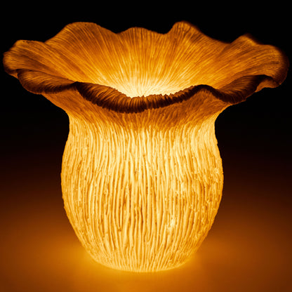 L581 WHITE GIFTS TABLE LAMPS