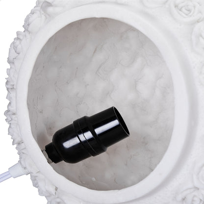 L582 WHITE GIFTS TABLE LAMPS