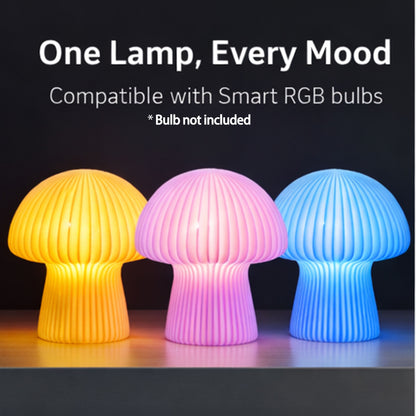 L589 WHITE GIFTS TABLE LAMPS