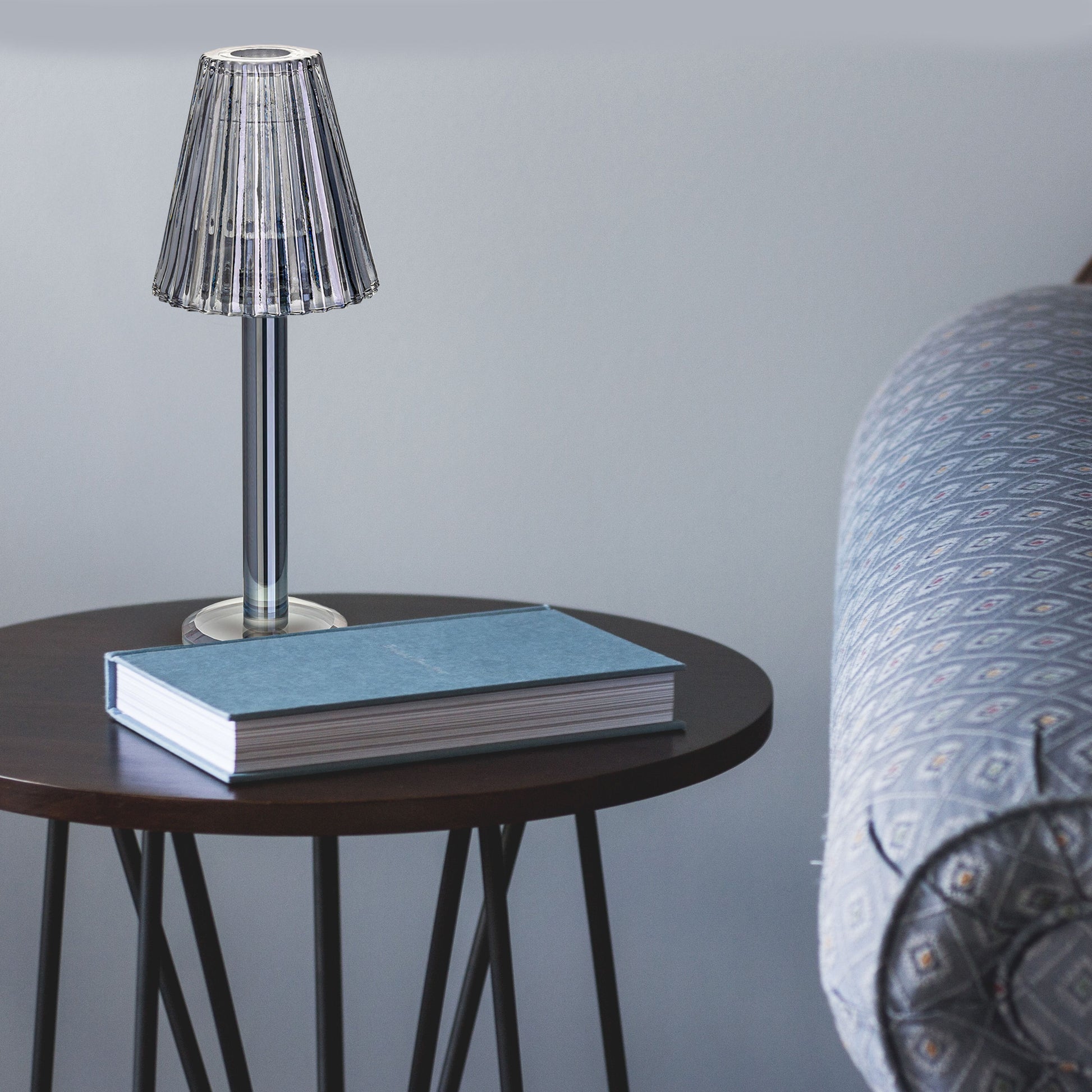 GL615 GREY CANDLE HOLDERS